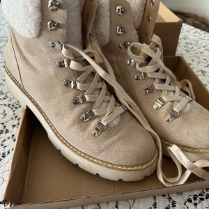 Oasis Cream Lace-Up Winter Boots